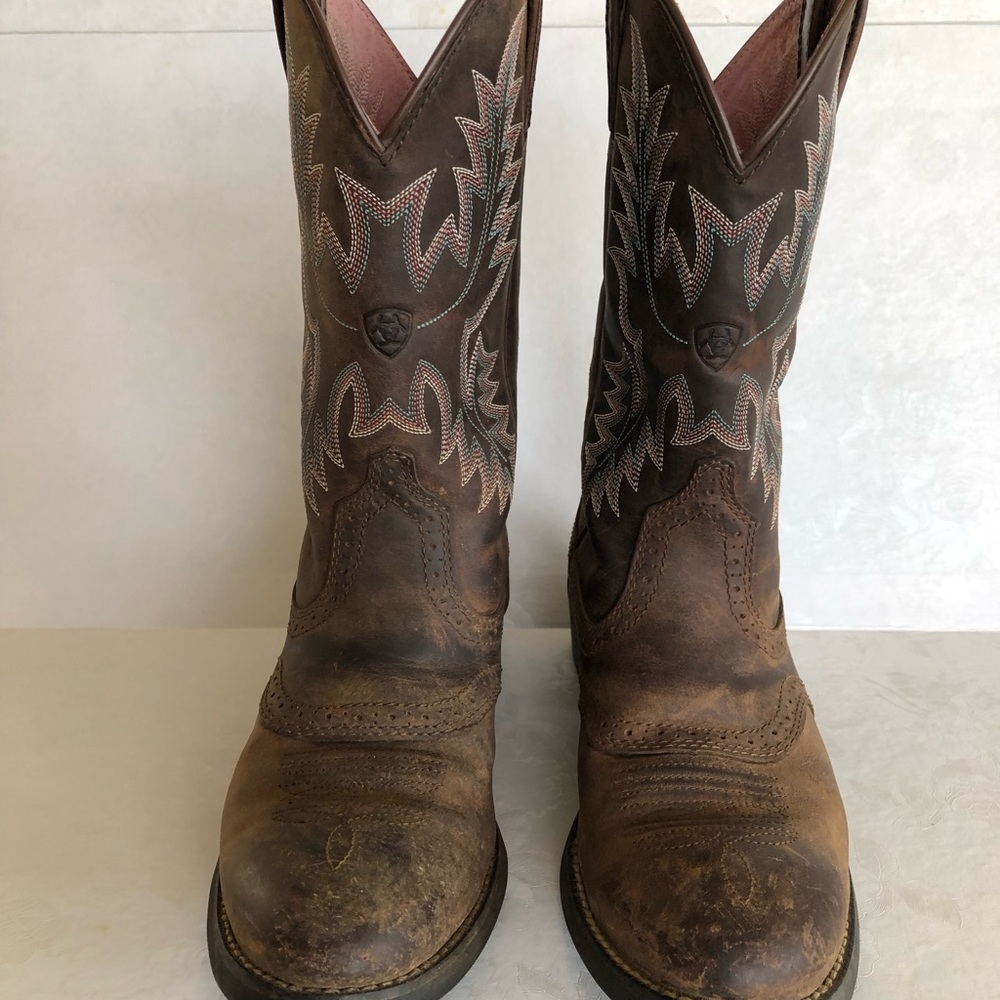 Ariat Women’s Distressed Brown/Pink Boots Size 8B Style 10001605(29427) EUC